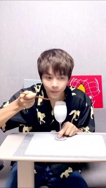 韩国男生搞笑视频,韩国男生搞笑视频集锦，笑料百出，欢乐无限