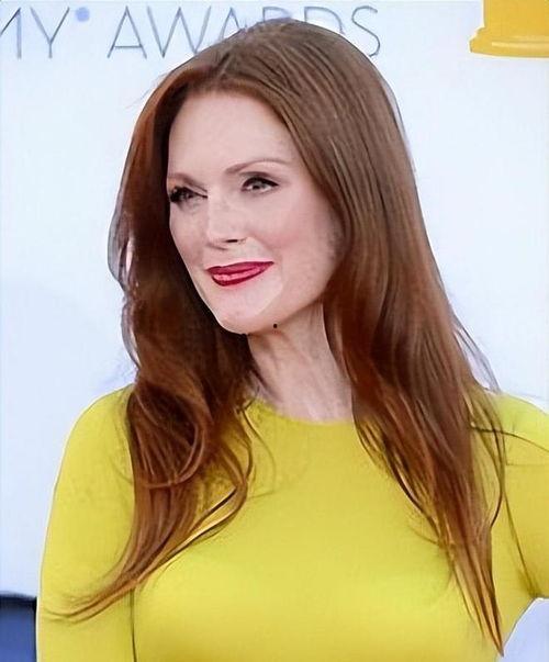 朱丽安摩尔生活照,光影交织下的优雅人生