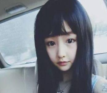 快手16岁女网红,青春闪耀，网络世界的璀璨新星”